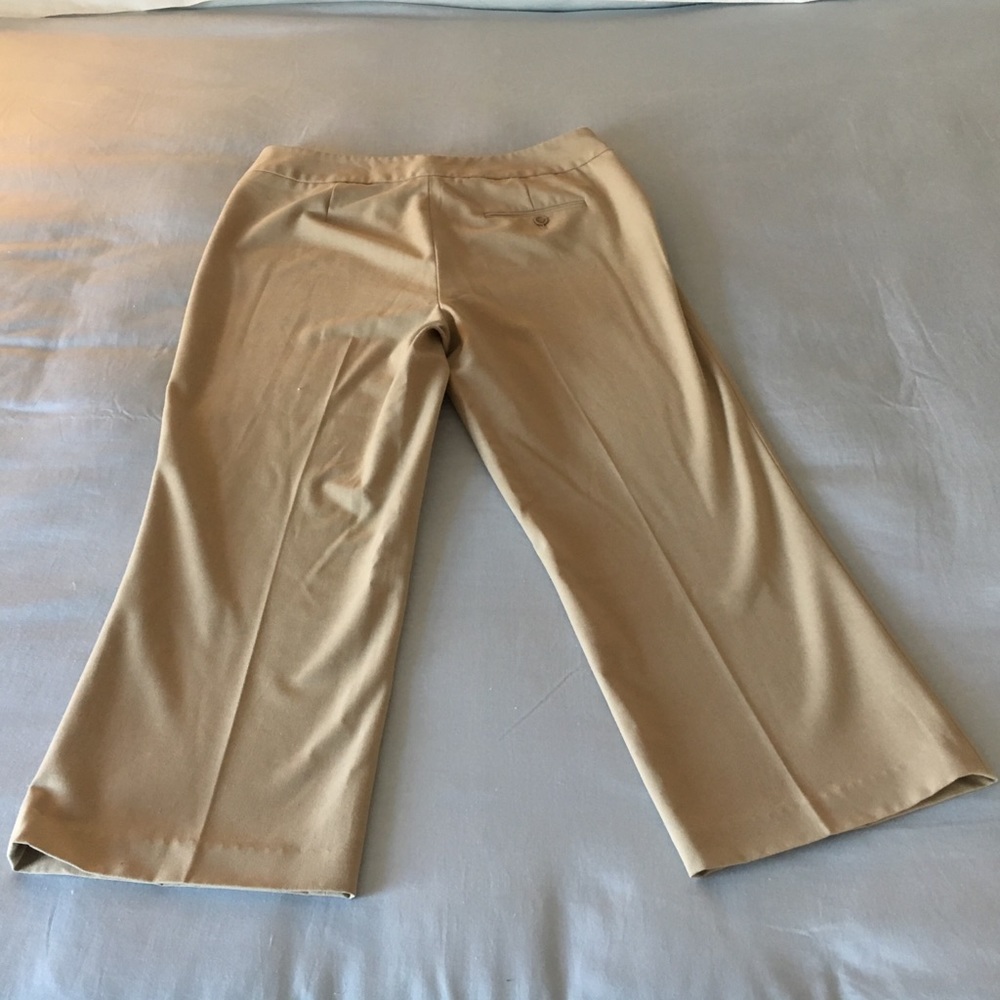 JOSEPHINE CHAUS khaki cropped pants- 12 - Picture 2 of 6